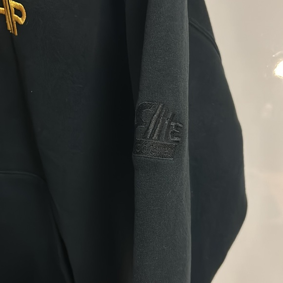 Vintage Russell Athletics hoodie - Picture 4 of 10